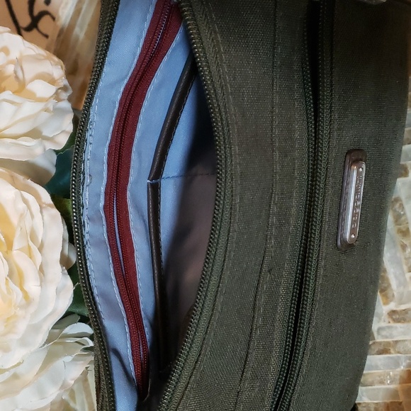 Baggallini Olive Green Shoulder Crossbody Travel Bag - Picture 2 of 10